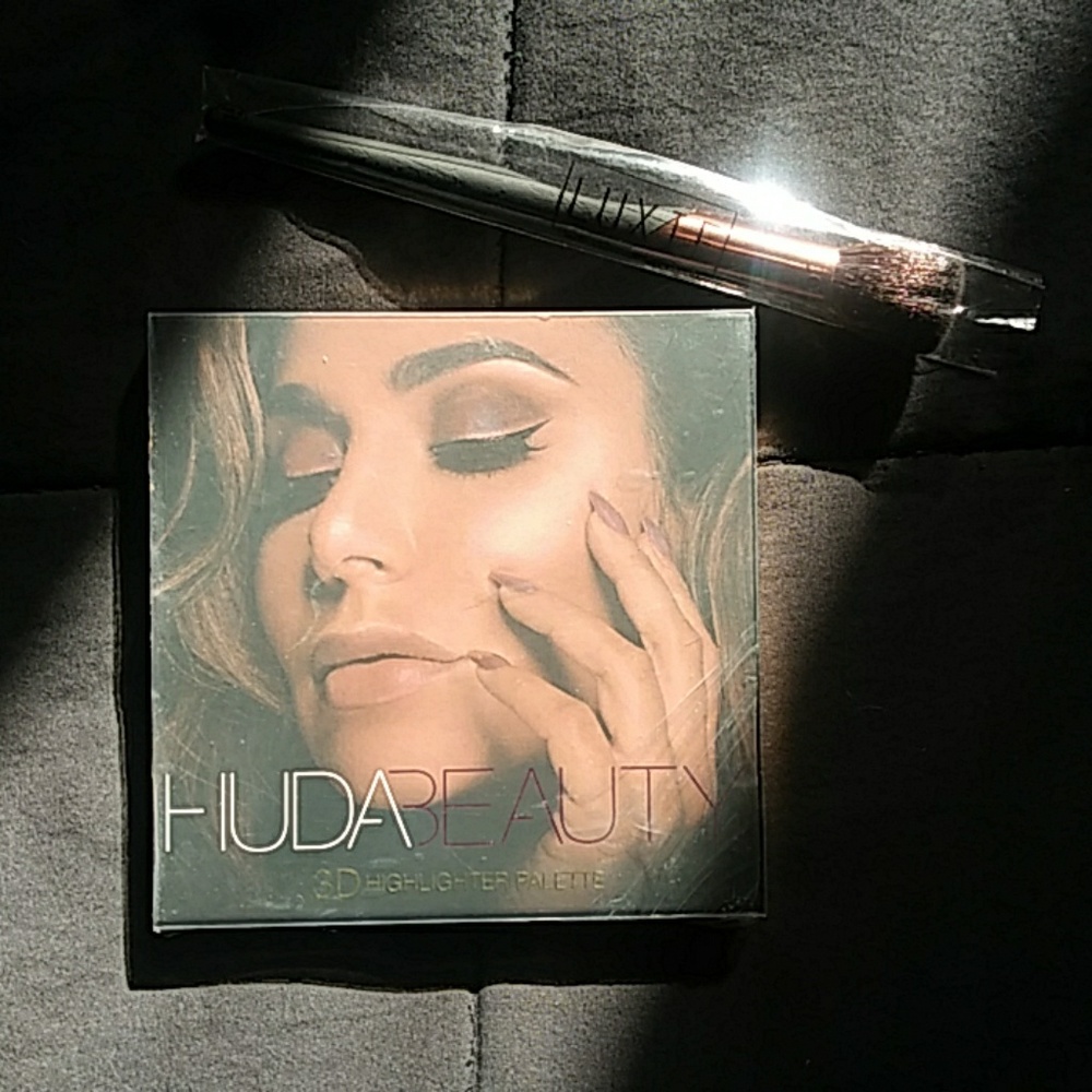 Huda Beauty Palette & Luxie Brush Duo
